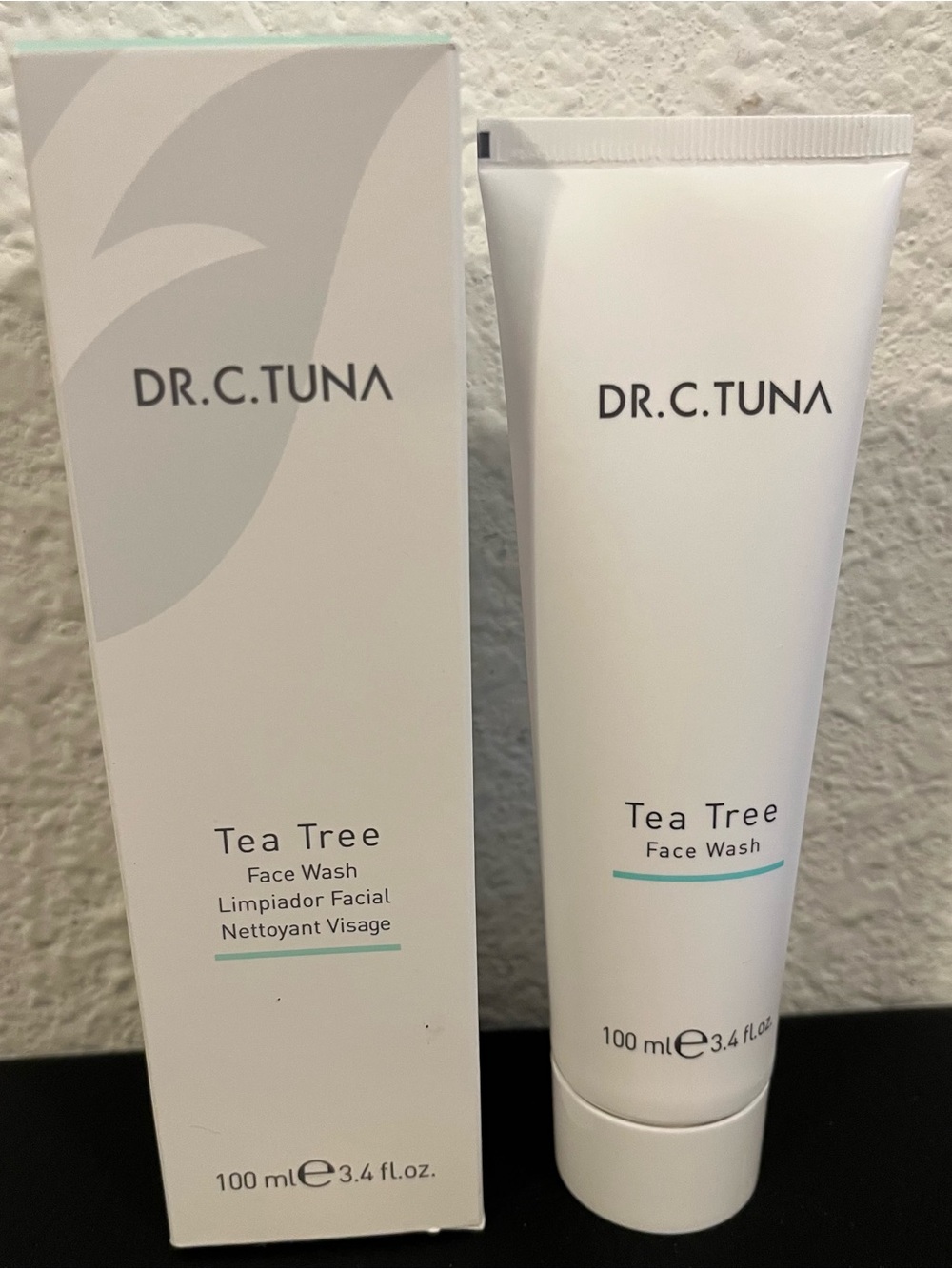 Farmasi Dr. C. Tuna Tea Tree Face Wash White with Teal Accent